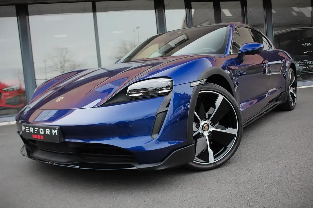 Porsche Taycan 4 Cross Turismo - Thumbnail 9