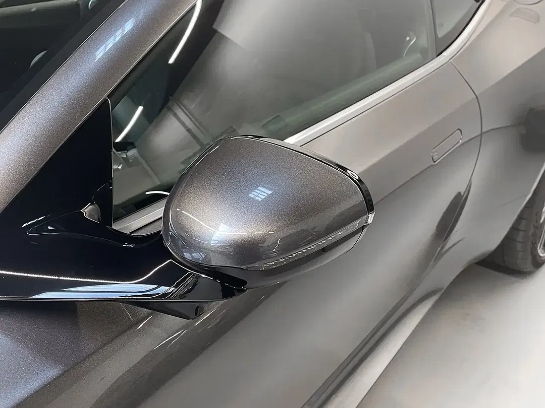 Aston Martin DB12 Volante - Thumbnail 11