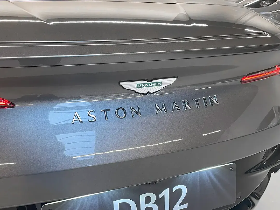 Aston Martin DB12 Volante - foto 15