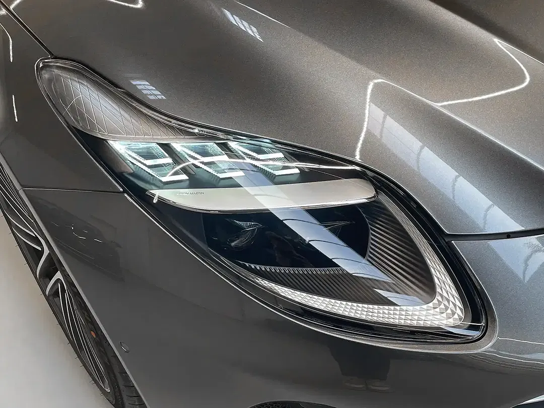 Aston Martin DB12 Volante - Thumbnail 6