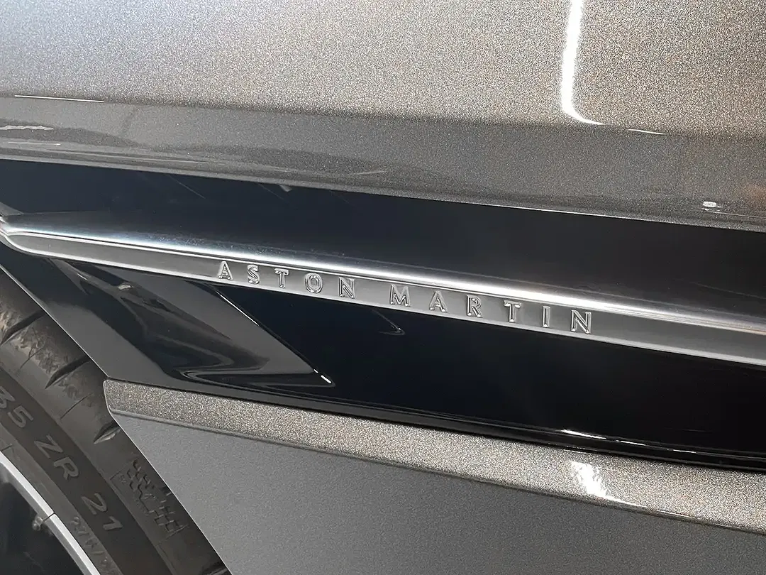 Aston Martin DB12 Volante - Thumbnail 8