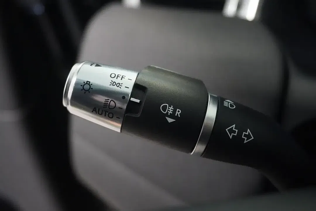 Land Rover Discovery Sport P300e AUT 4x4 PHEV - Thumbnail 14