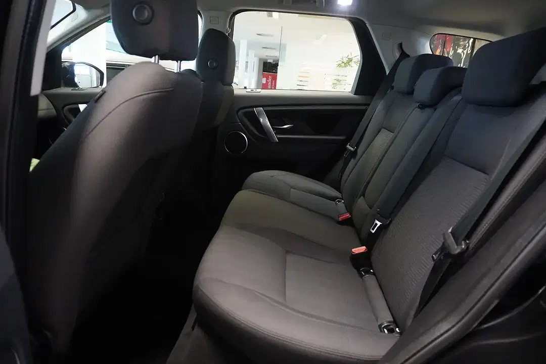 Land Rover Discovery Sport P300e AUT 4x4 PHEV - Thumbnail 9