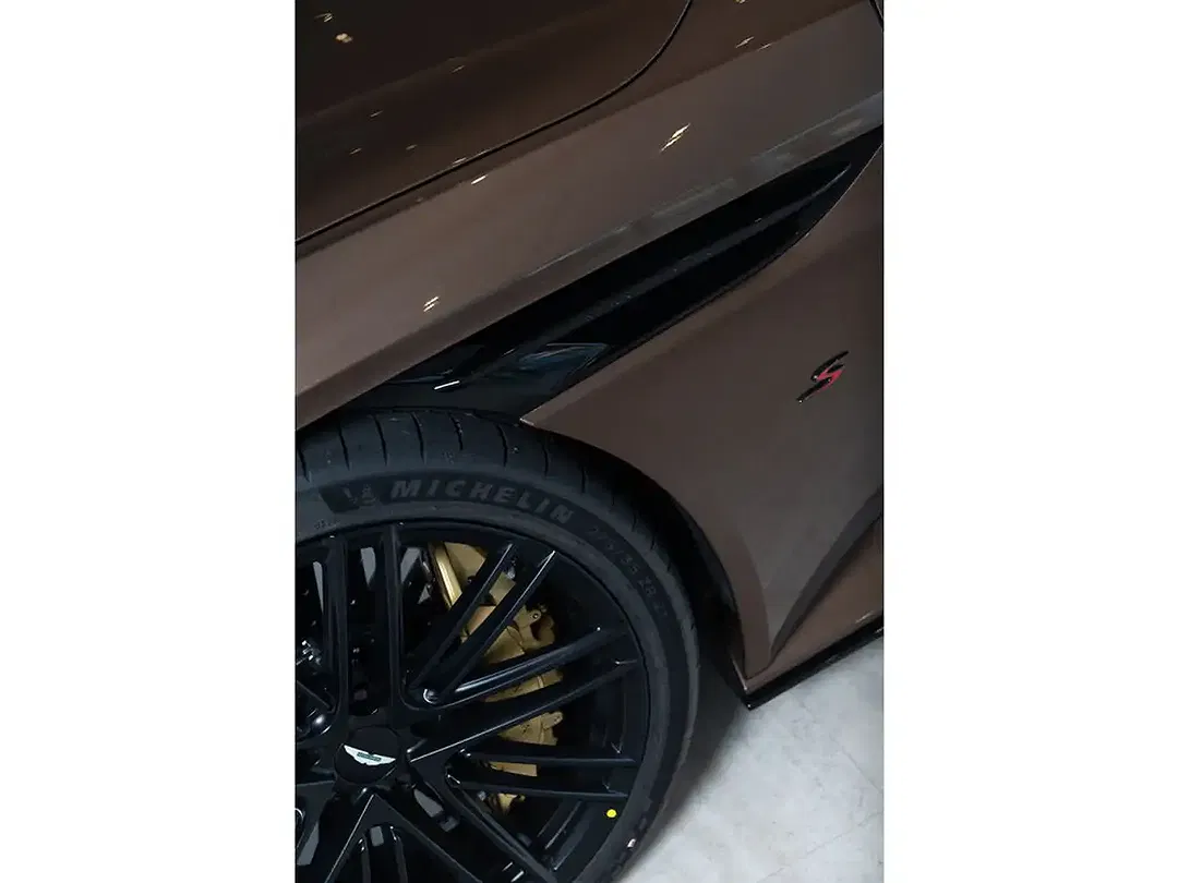 Aston Martin DB12 S Coupe - Thumbnail 10