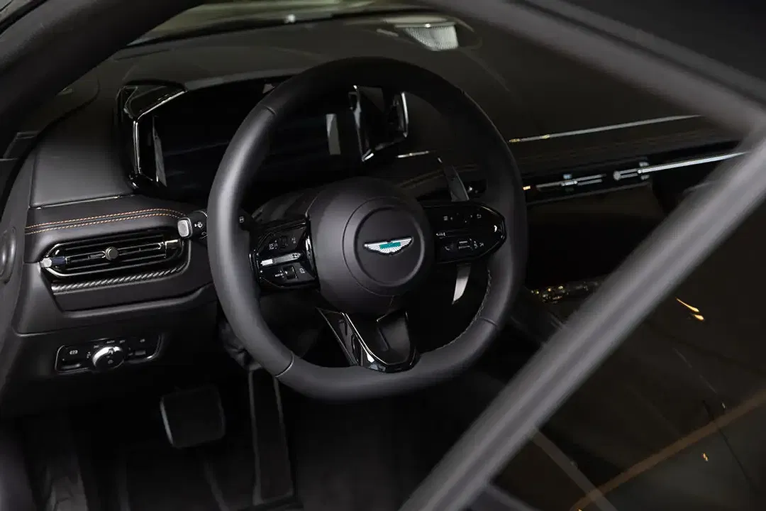 Aston Martin DB12 S Coupe - foto 15