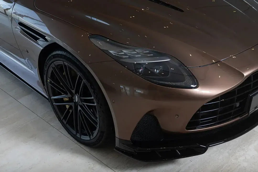 Aston Martin DB12 S Coupe - Thumbnail 7