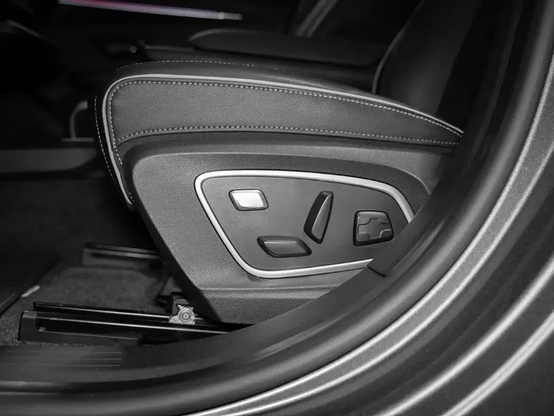 Renault Megane E-Tech Electric Iconic - Thumbnail 13