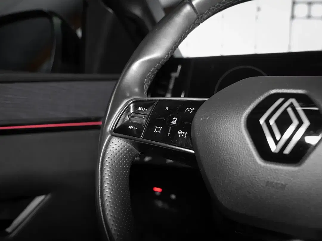 Renault Megane E-Tech Electric Iconic - Thumbnail 14