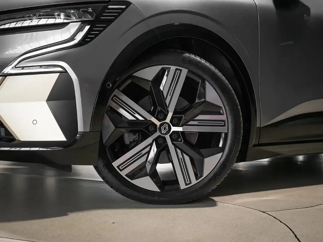 Renault Megane E-Tech Electric Iconic - Thumbnail 3