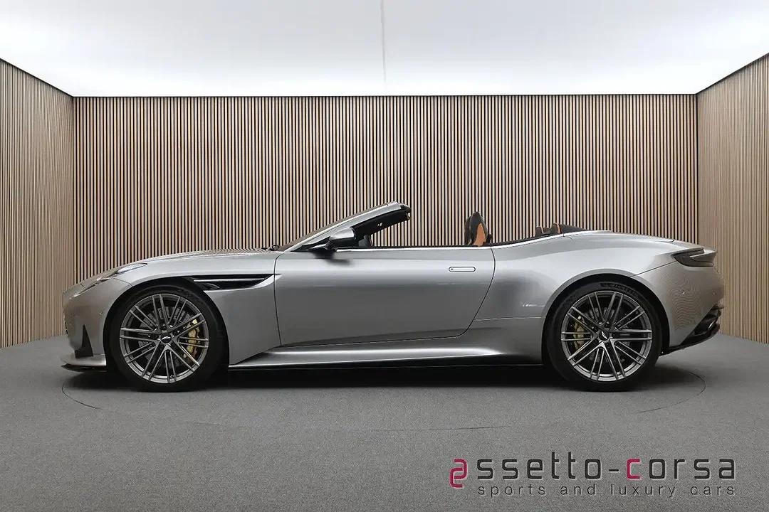 Aston Martin DB12 Volante - Afbeelding 1