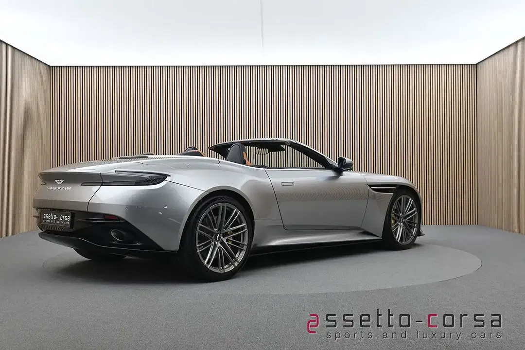 Aston Martin DB12 Volante - Thumbnail 4