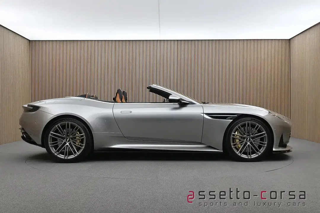 Aston Martin DB12 Volante - Thumbnail 5