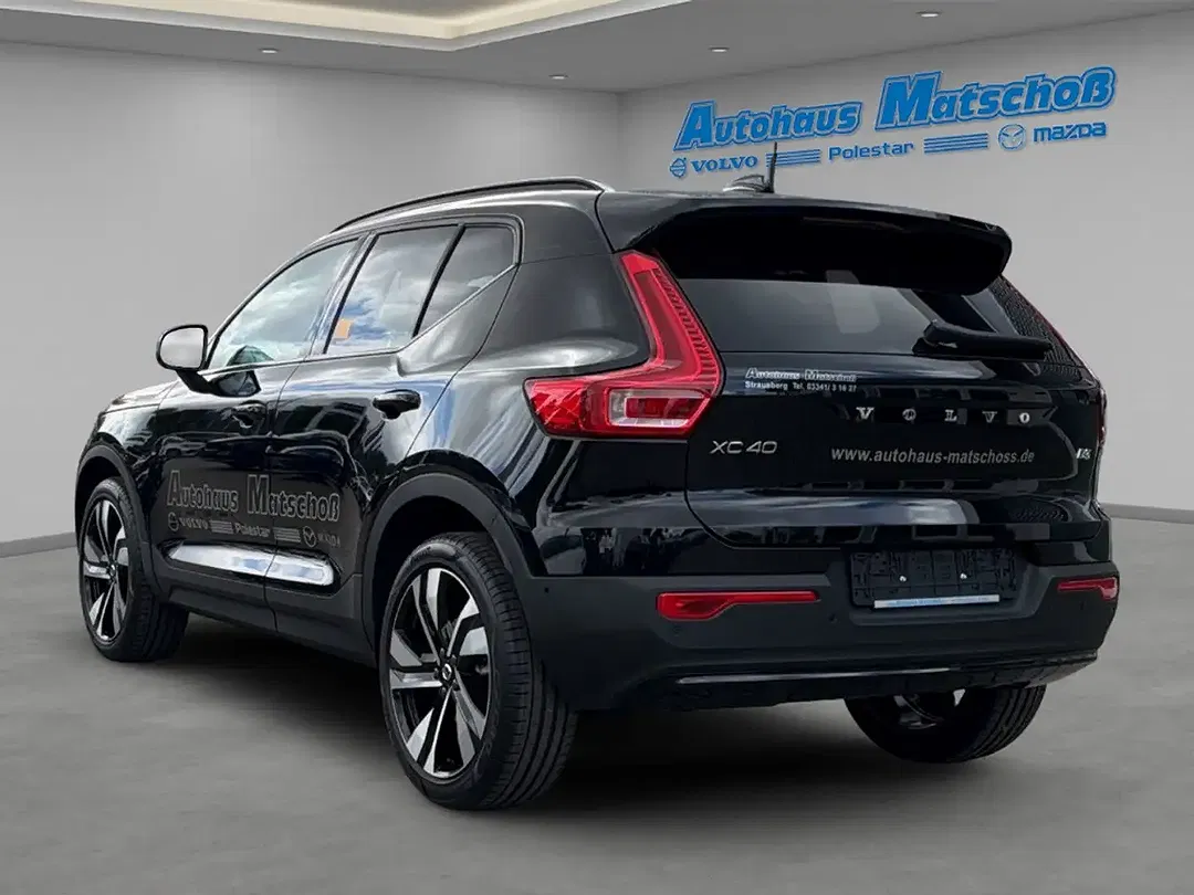 Volvo XC40 B3 Ultra - Thumbnail 3