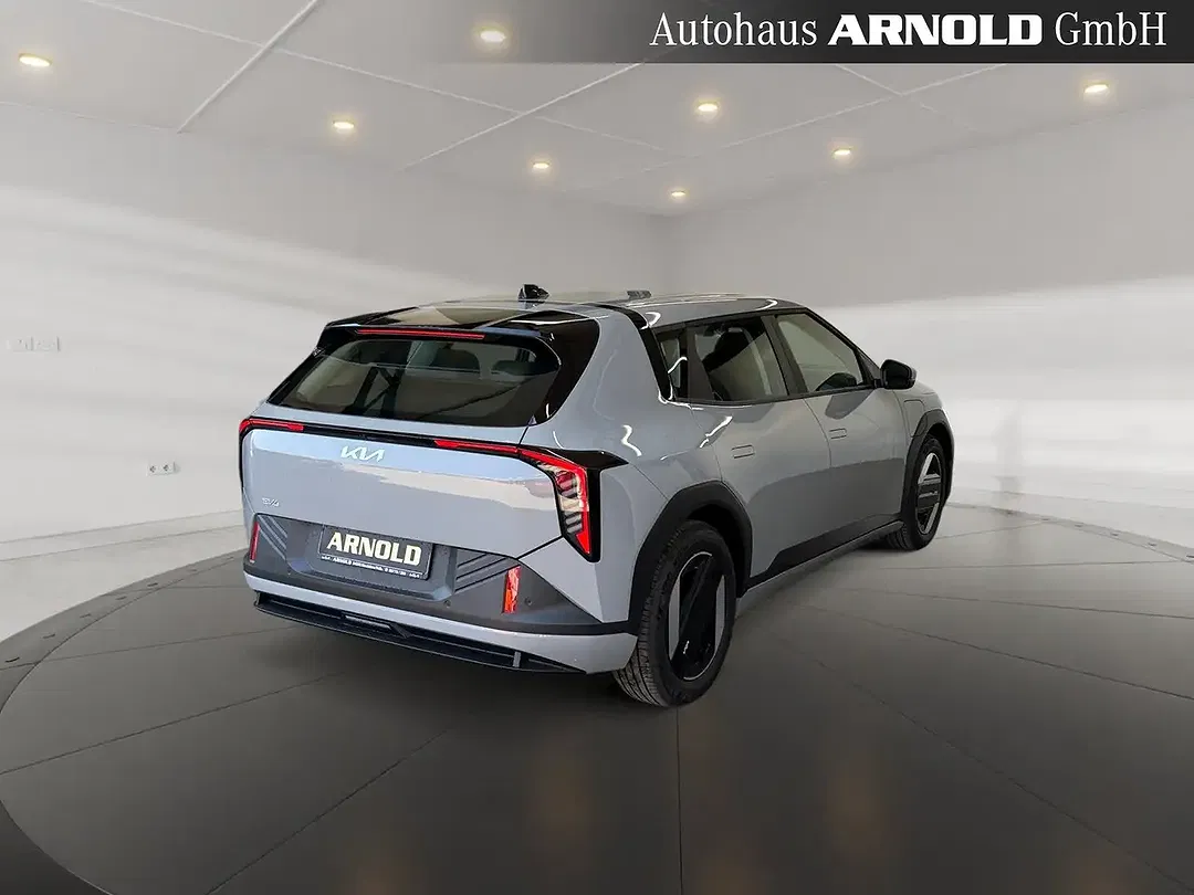 Kia EV4 Air - Thumbnail 4