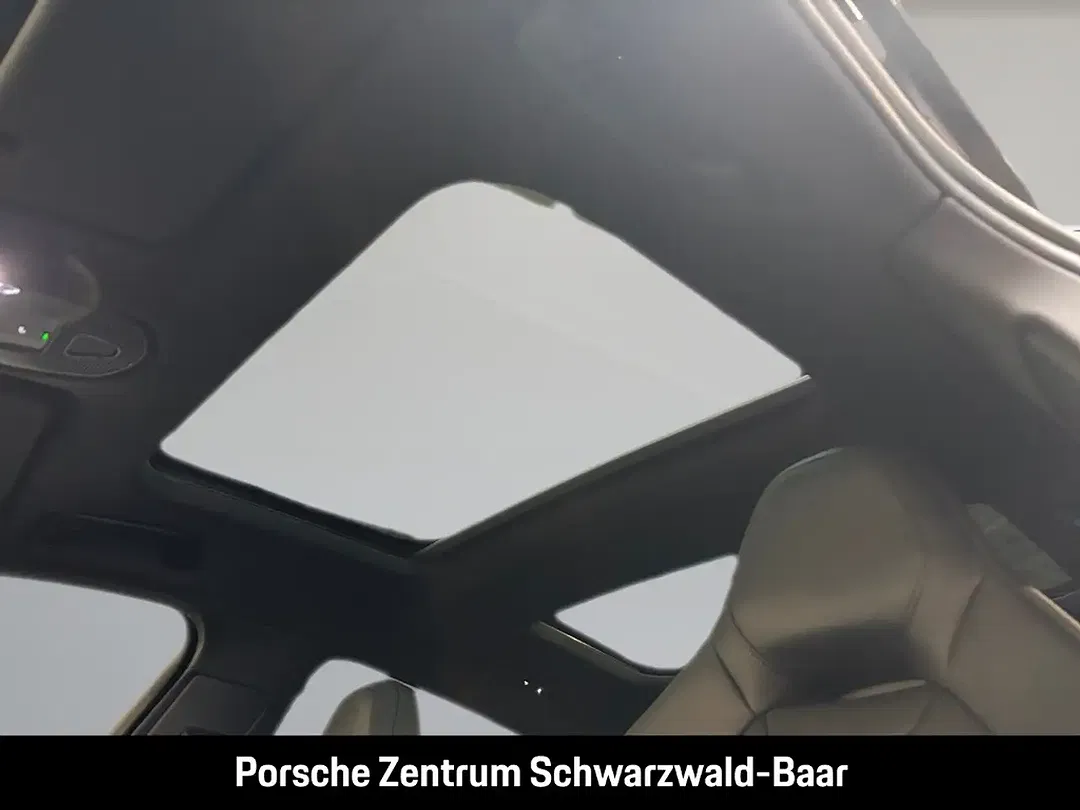 Porsche Panamera E-Hybrid 4 - Thumbnail 13