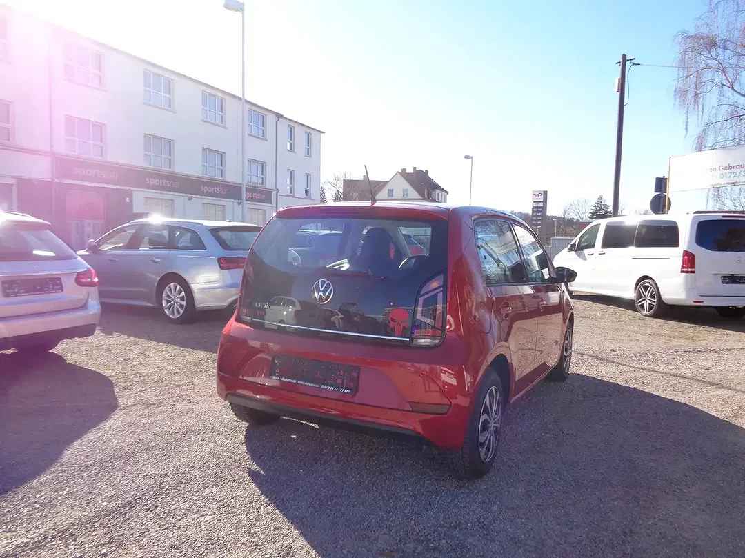 Volkswagen up! Active - Thumbnail 4