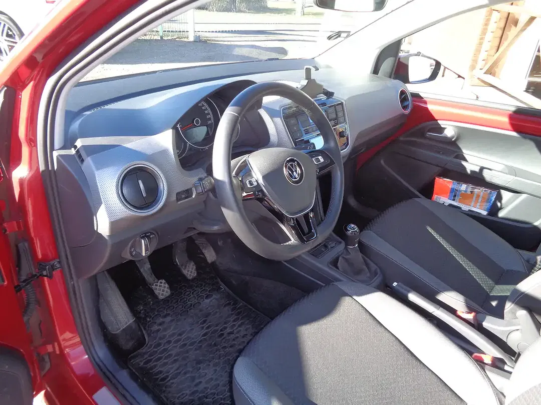 Volkswagen up! Active - Thumbnail 7