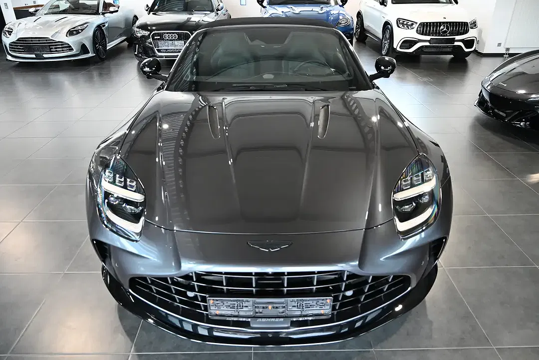Aston Martin V8 Roadster - Thumbnail 7