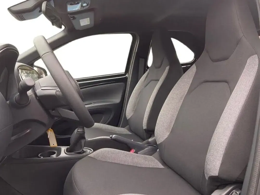 Toyota Aygo X - Thumbnail 6