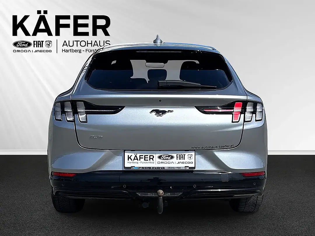 Ford Mustang Mach-E 4x4 - Thumbnail 7