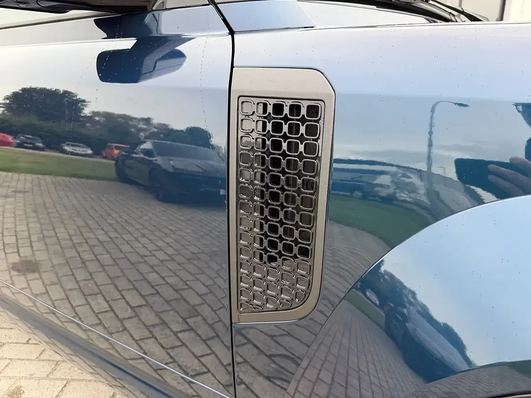 Land Rover Defender P635 OCTA 110 - Thumbnail 10