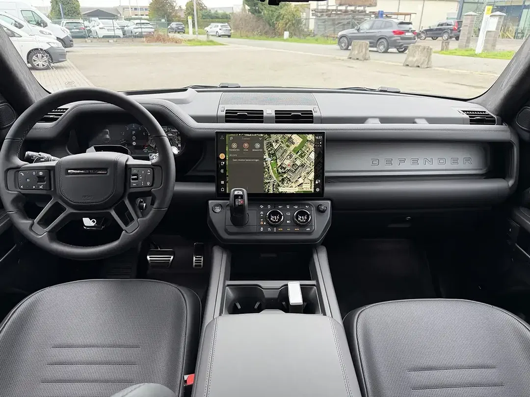Land Rover Defender P635 OCTA 110 - Thumbnail 13