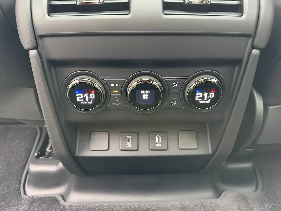 Land Rover Defender P635 OCTA 110 - Thumbnail 14
