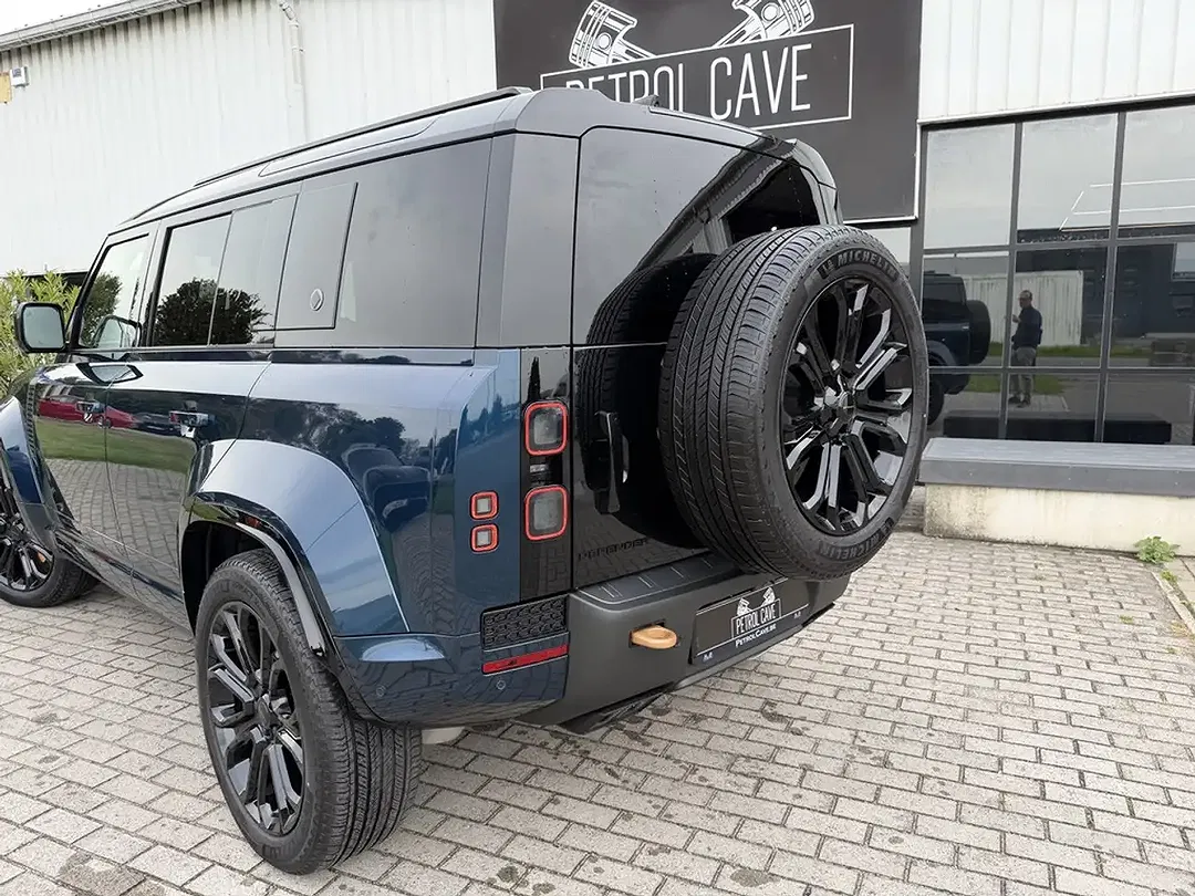 Land Rover Defender P635 OCTA 110 - Thumbnail 5