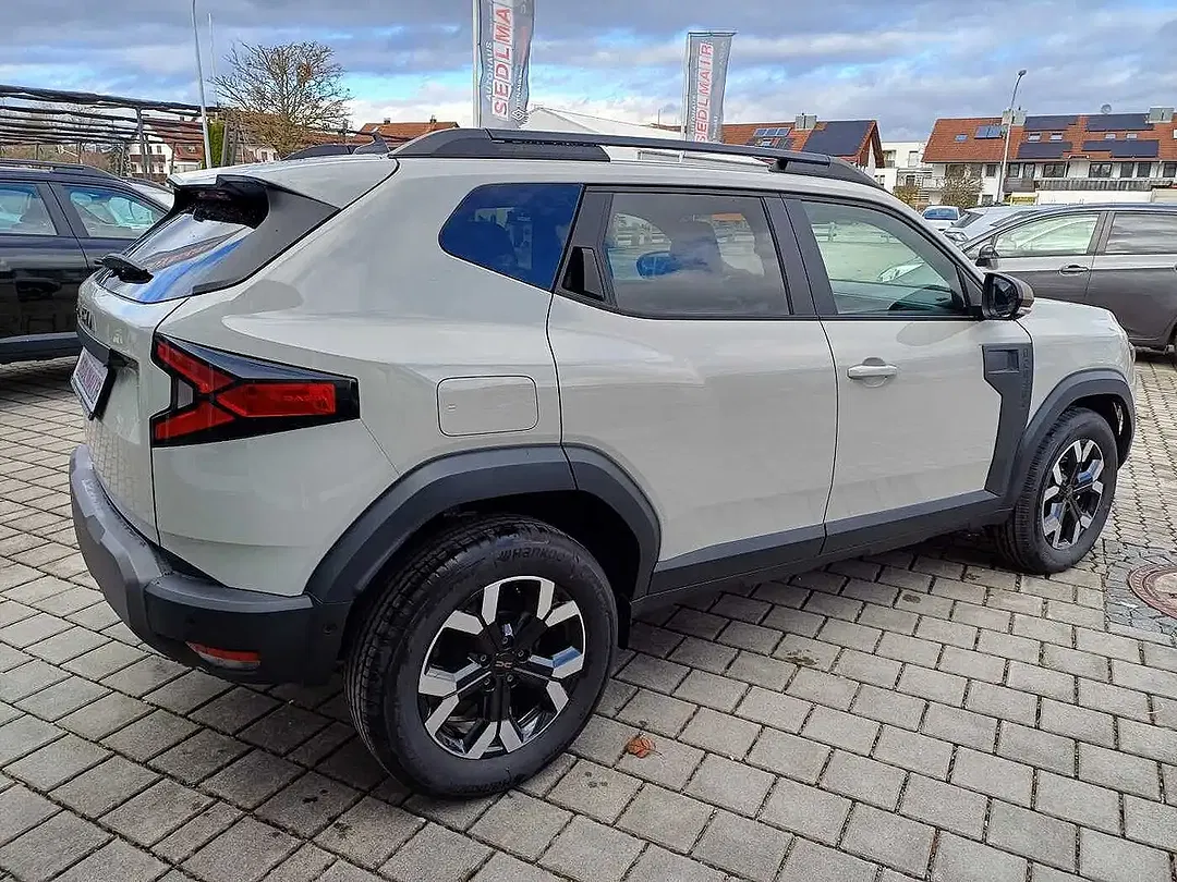 Dacia Duster TCe Extreme - Thumbnail 3