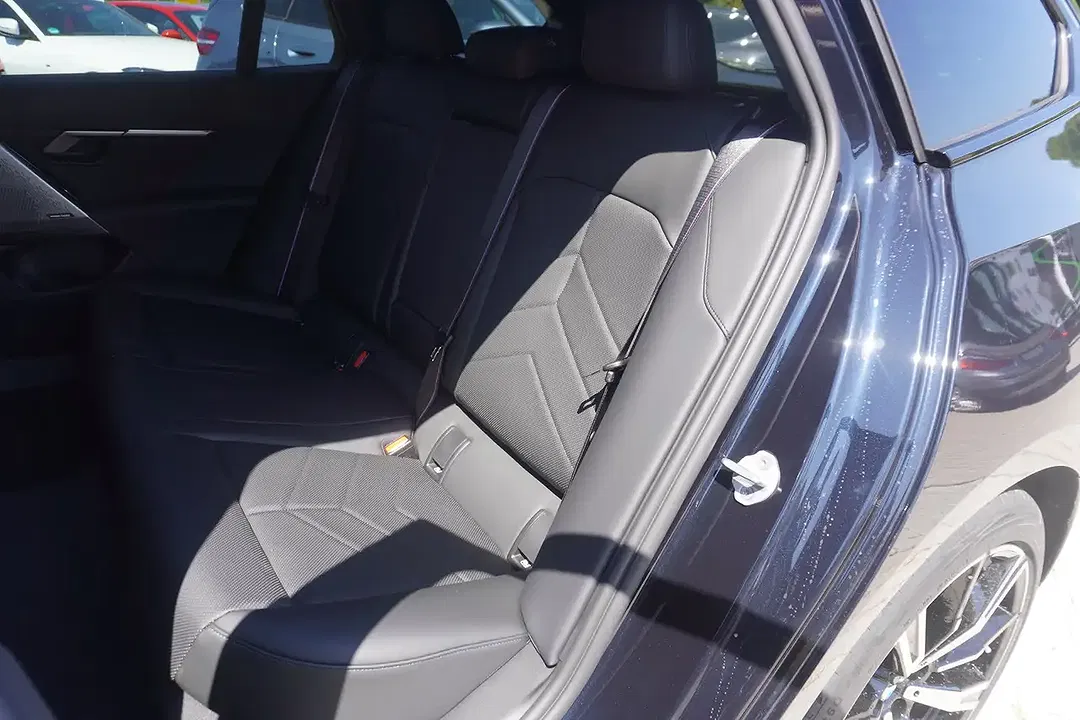 BMW 540 xDrive Touring M Sport Pro - Thumbnail 13