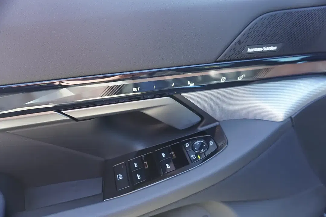 BMW 540 xDrive Touring M Sport Pro - Thumbnail 14