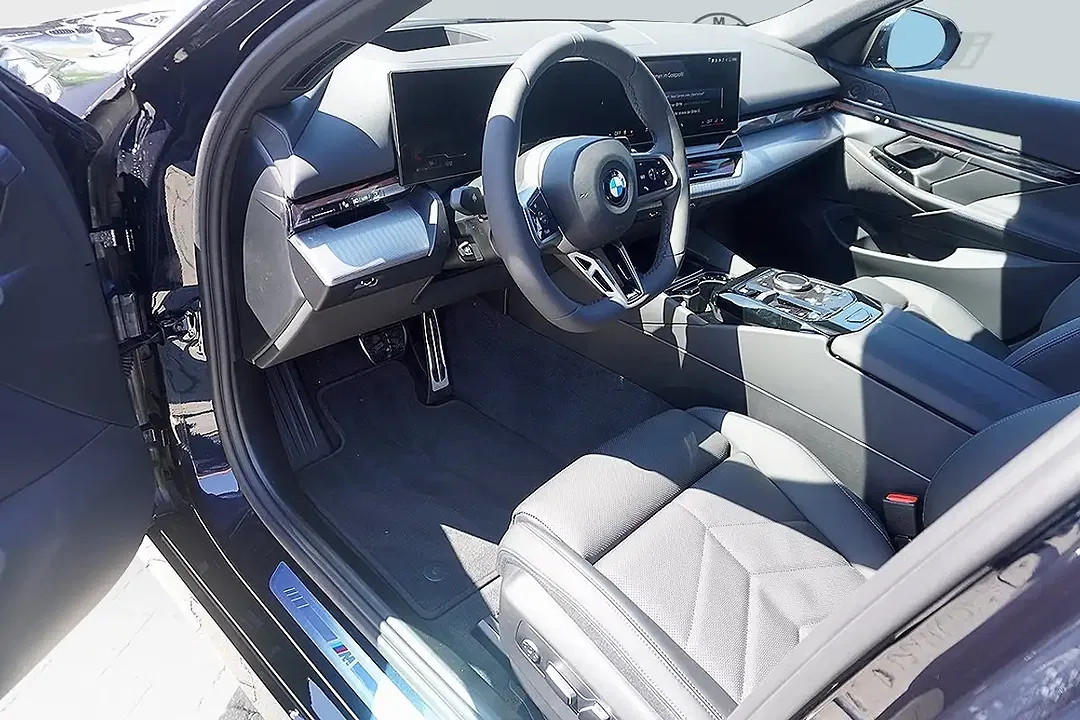 BMW 540 xDrive Touring M Sport Pro - Thumbnail 2