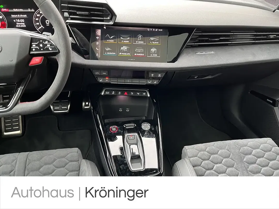 Audi RS3 2.5 quattro RS Sportback - Thumbnail 14