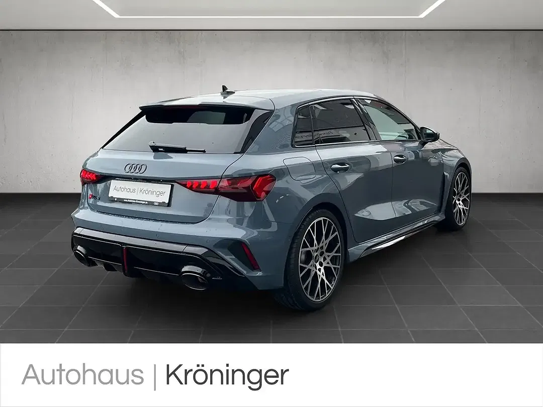Audi RS3 2.5 quattro RS Sportback - foto 2