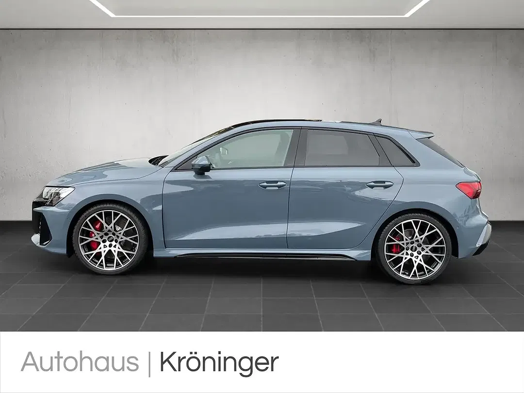 Audi RS3 2.5 quattro RS Sportback - Thumbnail 3