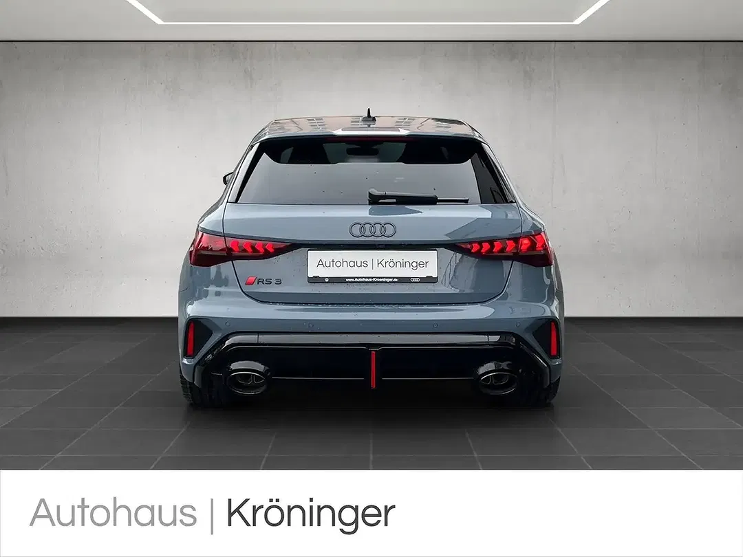 Audi RS3 2.5 quattro RS Sportback - Thumbnail 6
