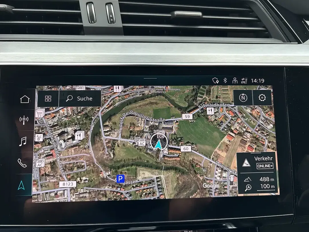 Audi Q8 55 e-tron quattro - Thumbnail 10