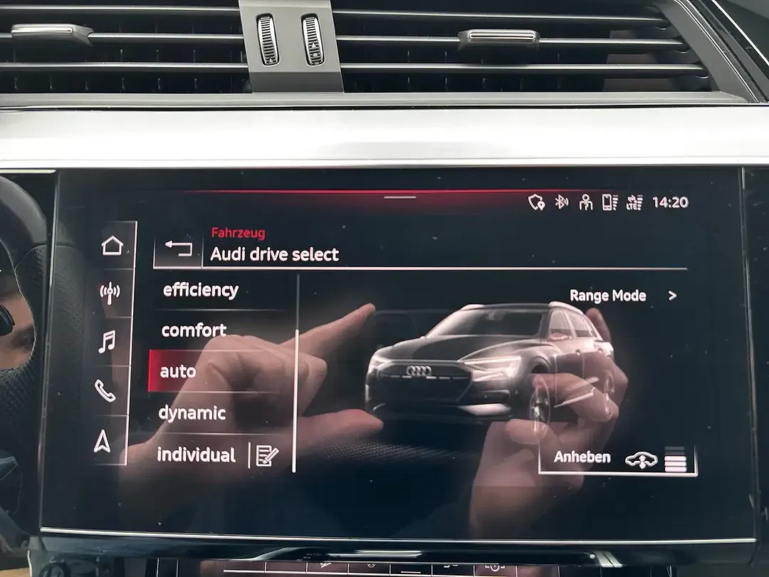 Audi Q8 55 e-tron quattro - Thumbnail 13