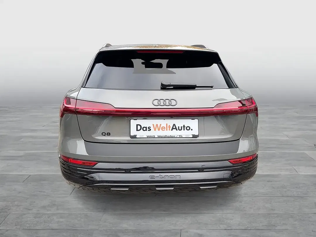 Audi Q8 55 e-tron quattro - Thumbnail 4