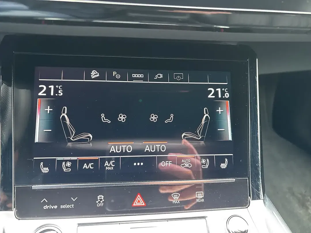 Audi Q8 55 e-tron quattro - Thumbnail 8