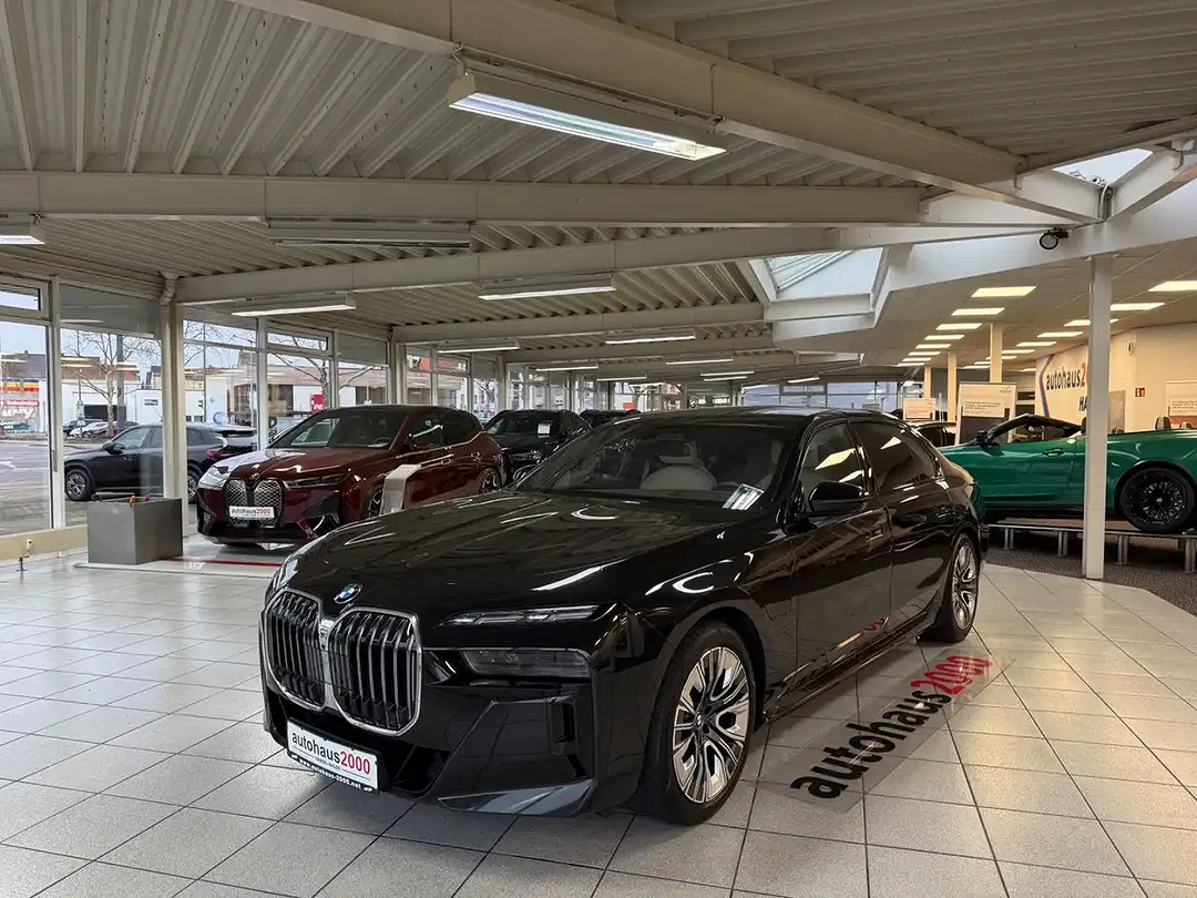 BMW 750 xDrive M Executive Pro - Thumbnail 4