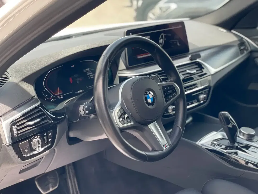 BMW 520 M Sport - Thumbnail 13