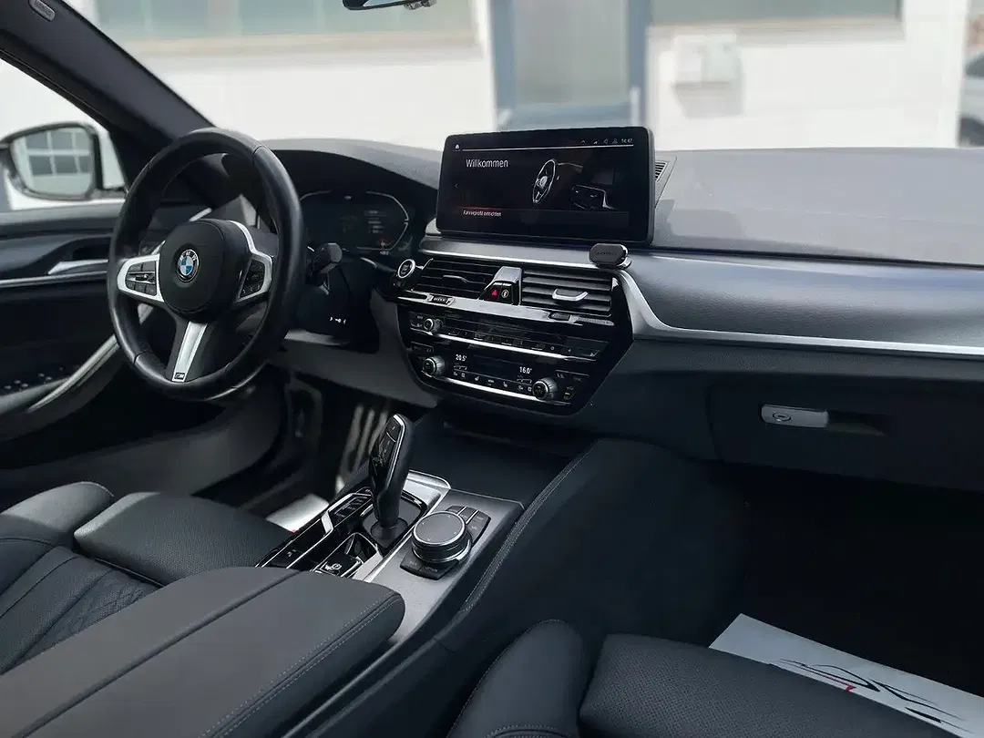 BMW 520 M Sport - Thumbnail 14