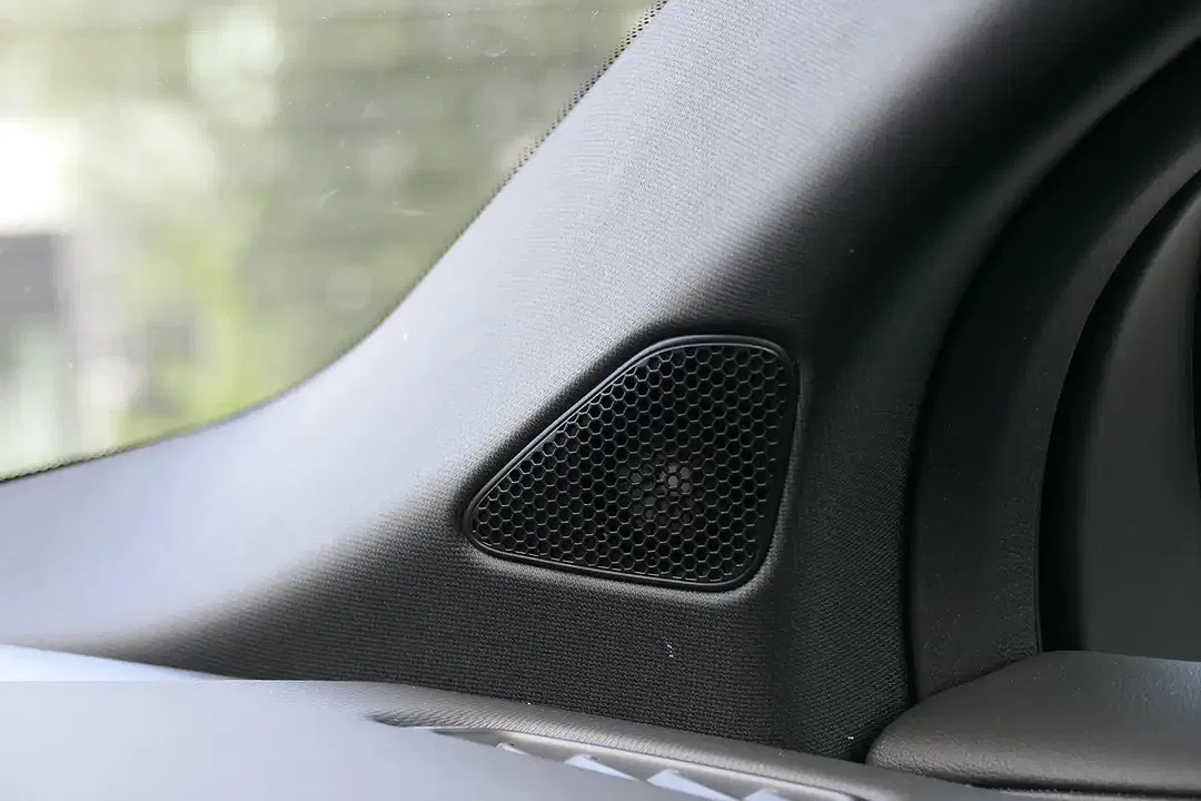 Jaguar I-Pace EV400 R-Dynamic SE - Thumbnail 13