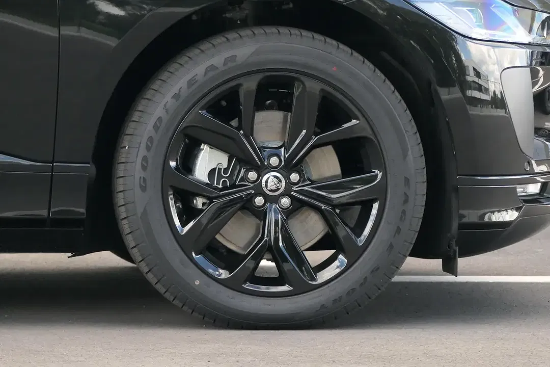 Jaguar I-Pace EV400 R-Dynamic SE - Thumbnail 6