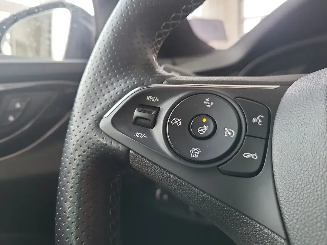 Opel Insignia - Thumbnail 12