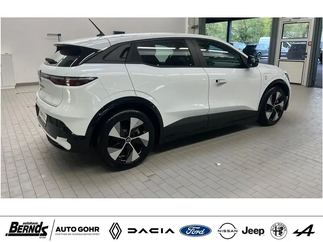 Renault Megane E-Tech - Thumbnail 5