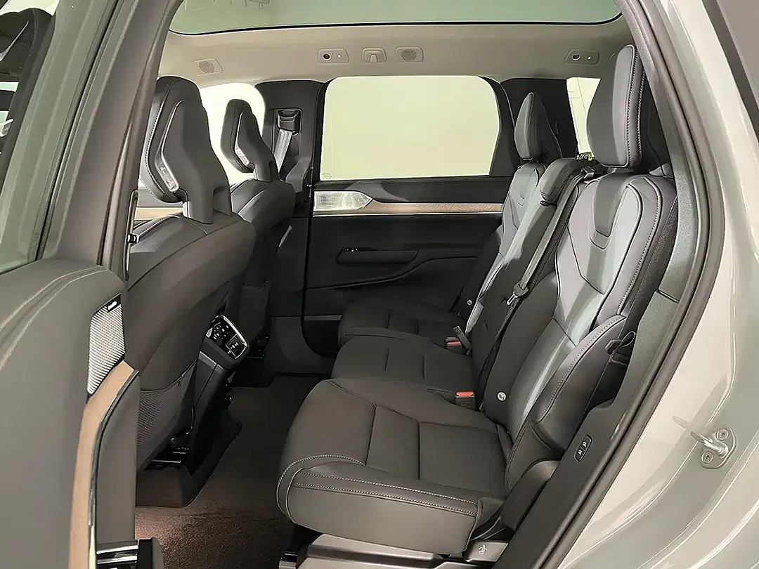 Volvo EX90 AWD Plus - Thumbnail 10