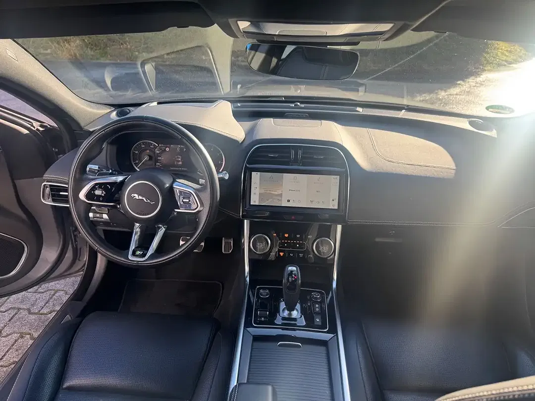Jaguar XE R-Dynamic Black - foto 15