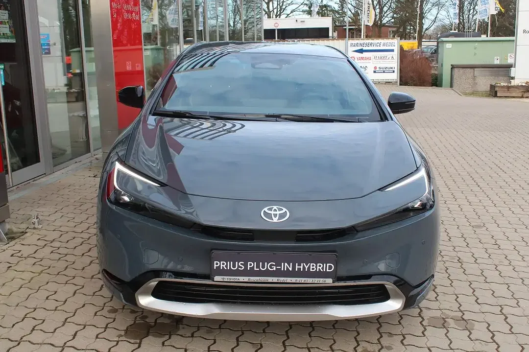 Toyota Prius PHEV Executive - Thumbnail 6